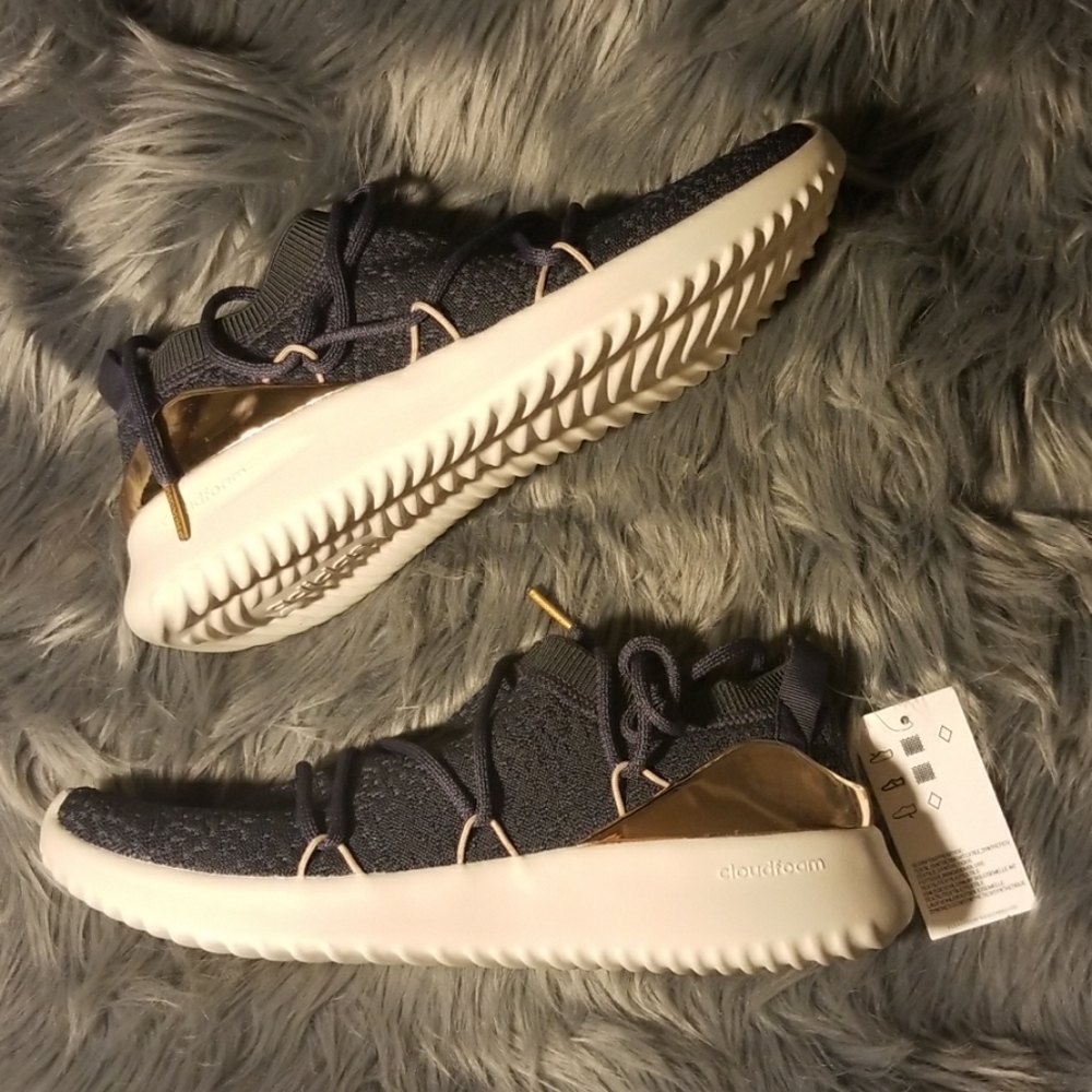🚫SOLD🚫Adidas ultimamotion - Picture 1 of 7